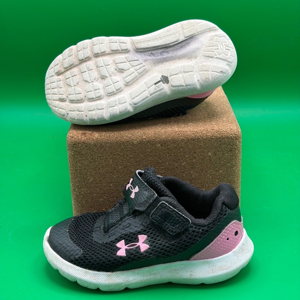 Under Armour Assert 9 Sneakers Kids Size 6K Black Pink Hook Loop 3025015-001